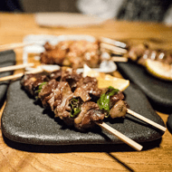 吃烤雞肉串，這樣吃最美味!