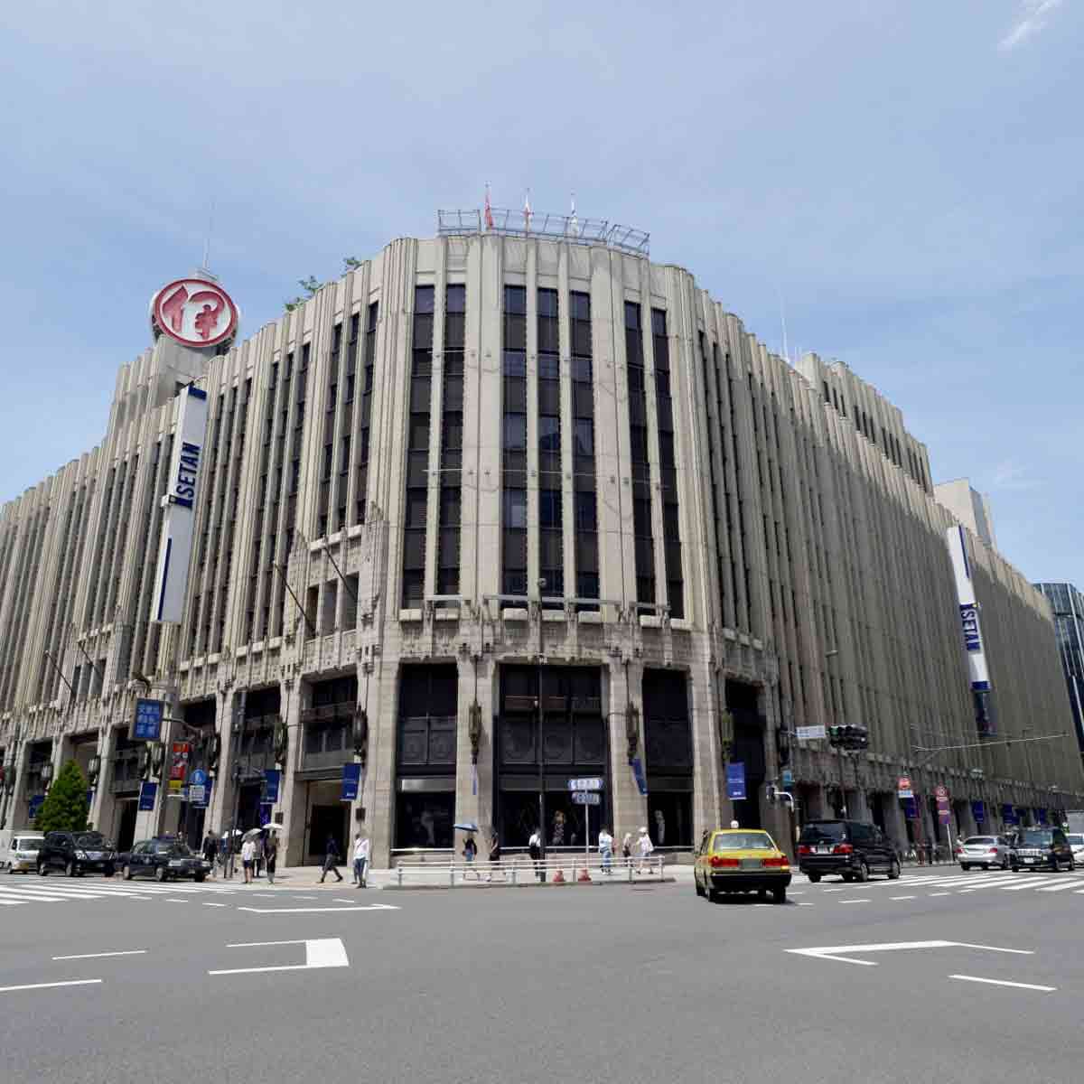 西新宿三丁目進行大規模都市更新