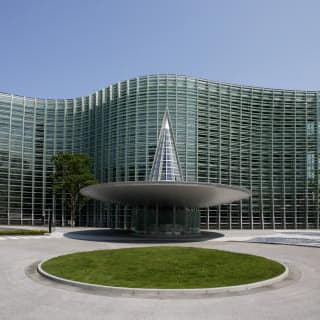 東京的建築設施：國立新美術館